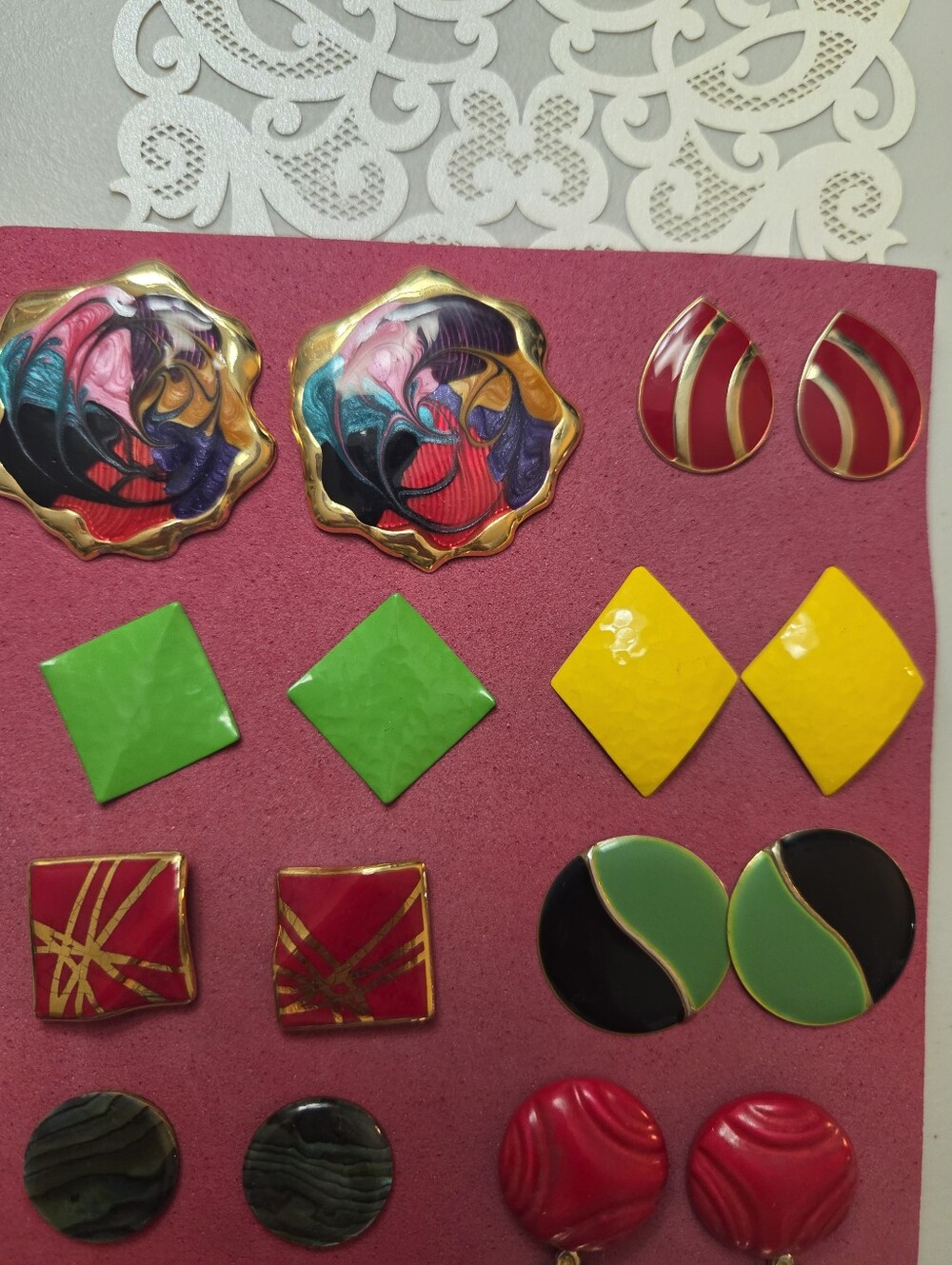 Assorted Women’s Vintage/Fashion Set– Red, Green, Yellow, Black, Gold Earrings - Picture 3 of 5